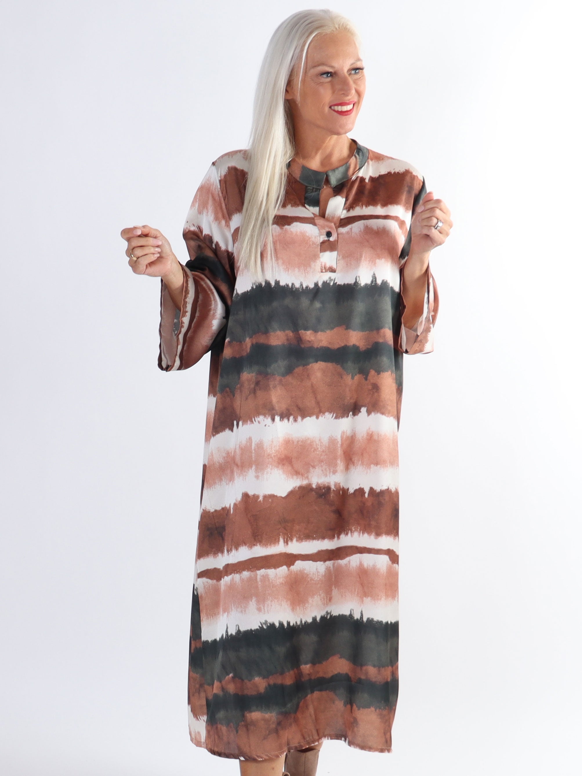 Merina - Lång plus size klänning i batikmönster